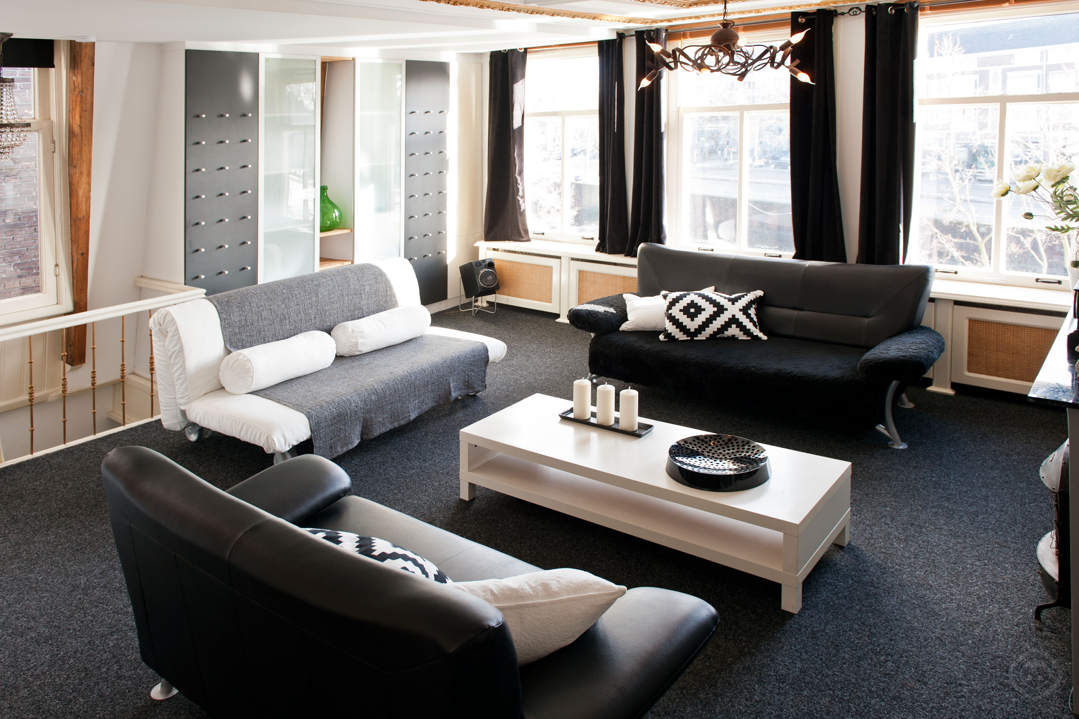 Living area other angle 1 Canal Holiday apartment Amsterdam