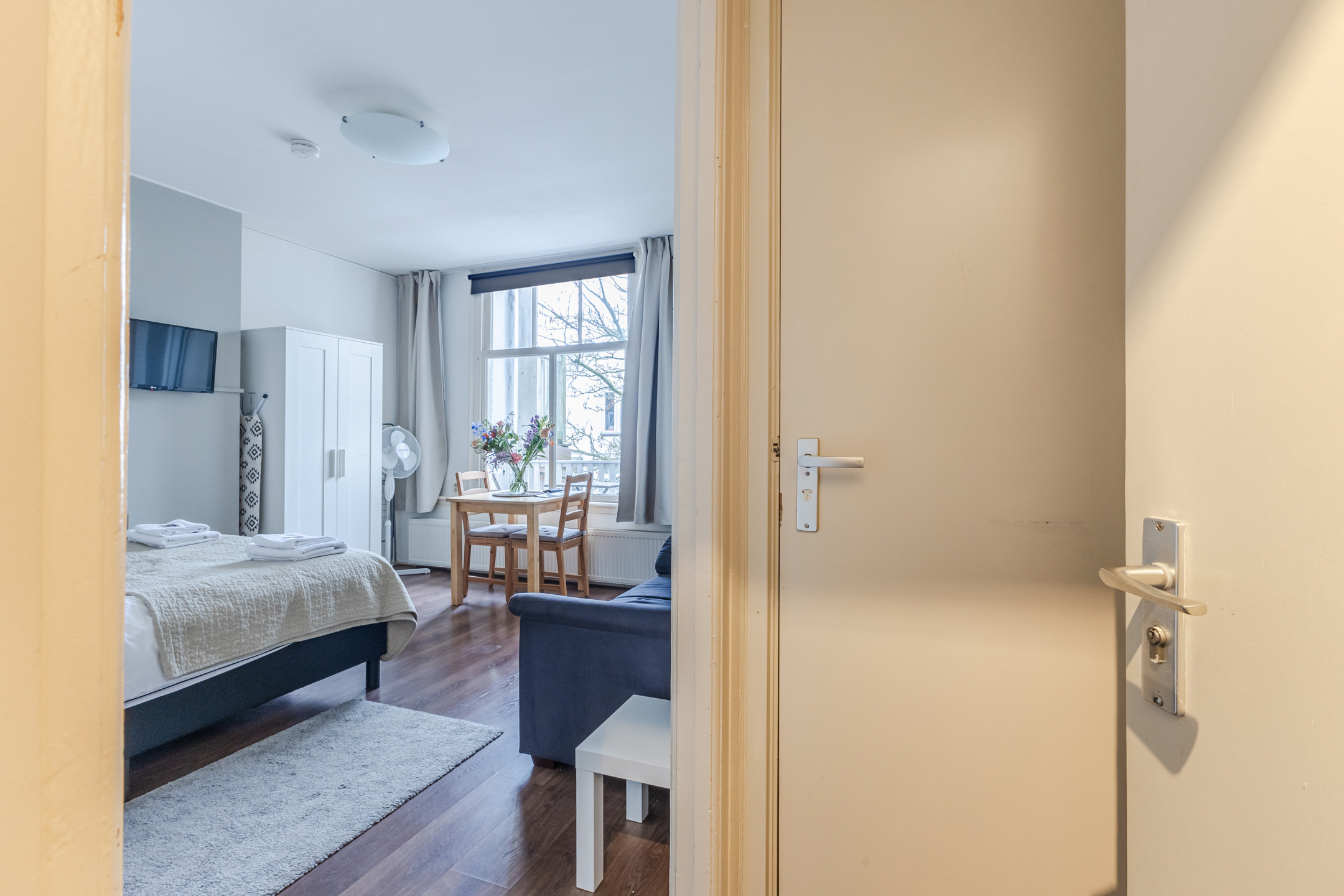 Entryway Albert Cuyp III A studio Amsterdam